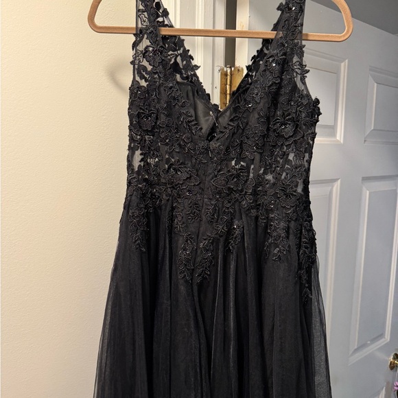 🖤Black Ballgown🖤 - Picture 6 of 8